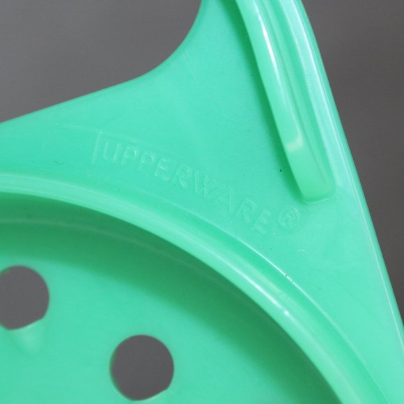 VTG TUPPERWARE JADEITE CHEESE GRATER SHREDDER w/STORAGE KEEPER CONTAINER & LID - Picture 12 of 13